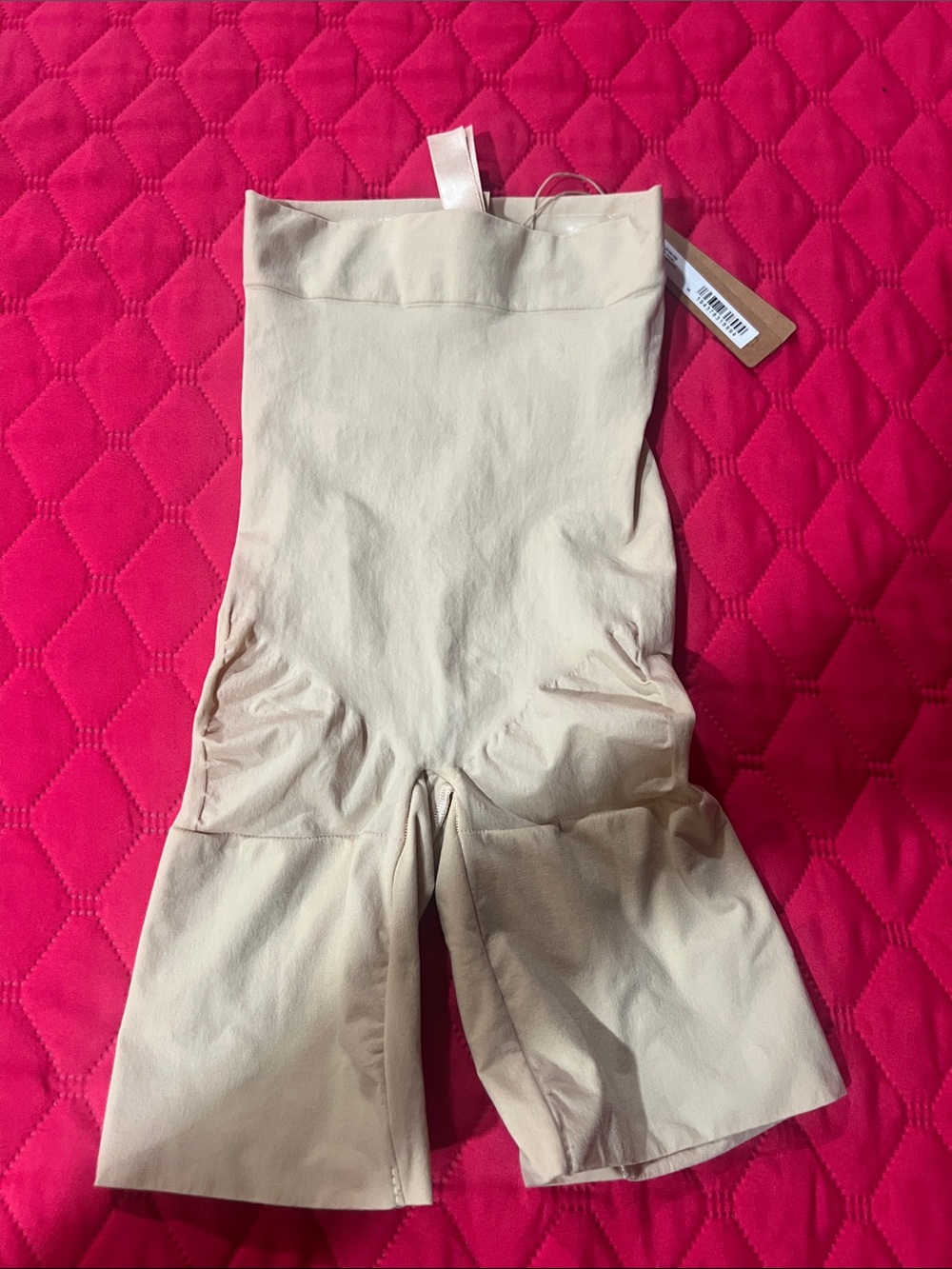 SKIMS Sheer Seamless Mid Thigh Short in Color Sand NWT